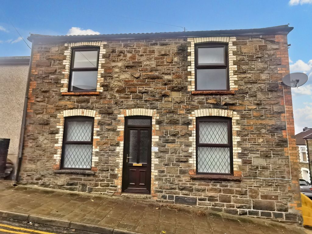 4 bed property for sale in Albert Road, Graig, Pontypridd CF37, £