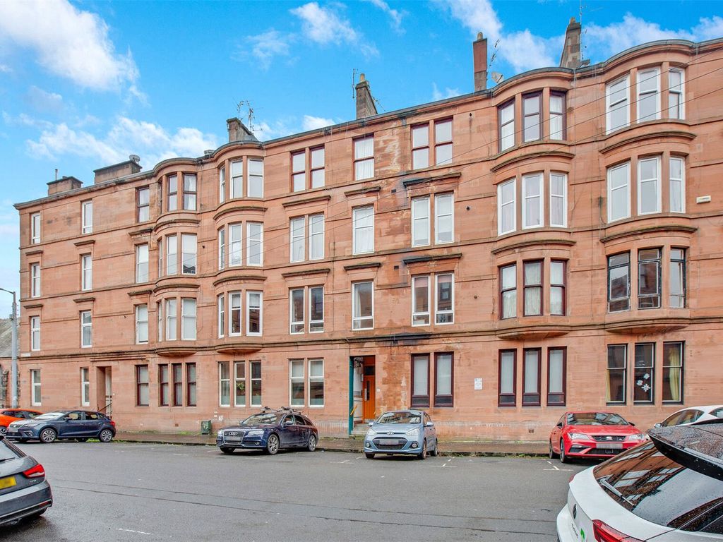 2 bed flat for sale in Chancellor Street, Partick, Glasgow G11, £