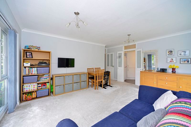 2 bed flat to rent in Charterhouse Road, Godalming GU7 Zoopla