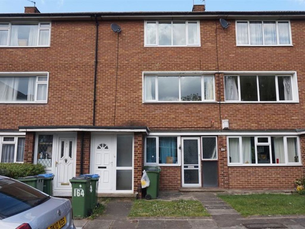 2 bed to rent in Courtlands Avenue, London SE12, £1,600 pcm