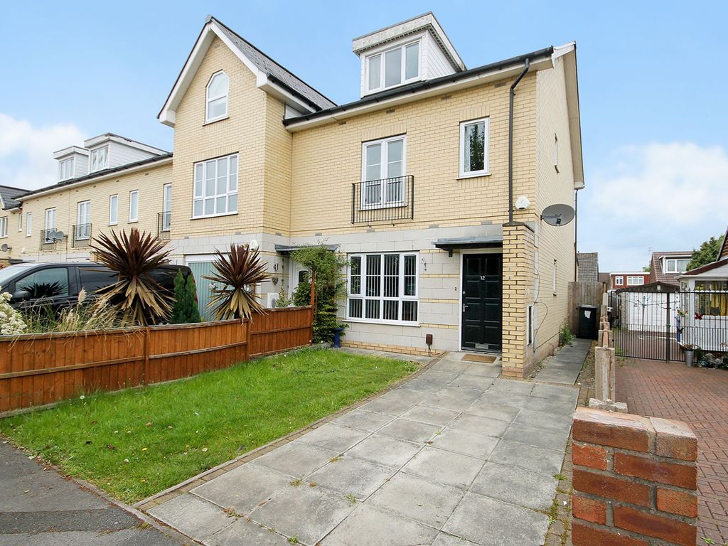 4 bed detached house for sale in Gainsborough Road, Warrington WA4, £