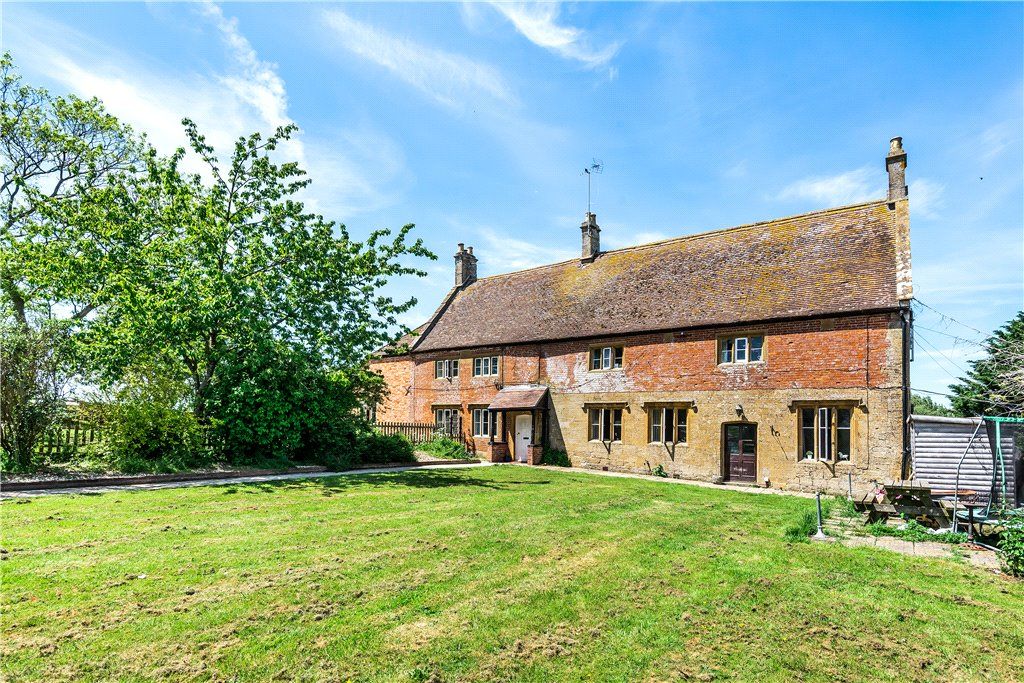 4 bed property for sale in Bearley Lane, Tintinhull, Yeovil, Somerset