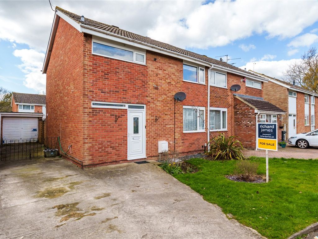3 bed semidetached house for sale in St Ambrose Close, Covingham