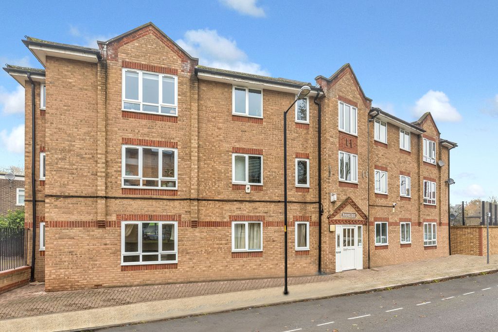 Scott Lidgett Crescent, London SE16  