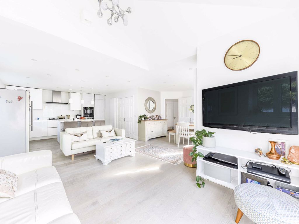 Rutlish Road, London SW19  