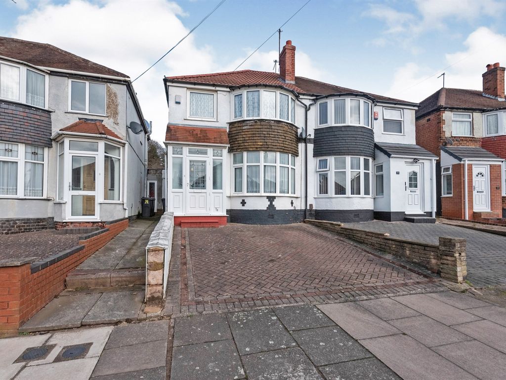 3 bed semidetached house for sale in Sandringham Road, Great Barr