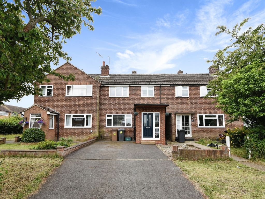 3 bed terraced house for sale in Donald Way, Chelmsford CM2, £375,000 Zoopla