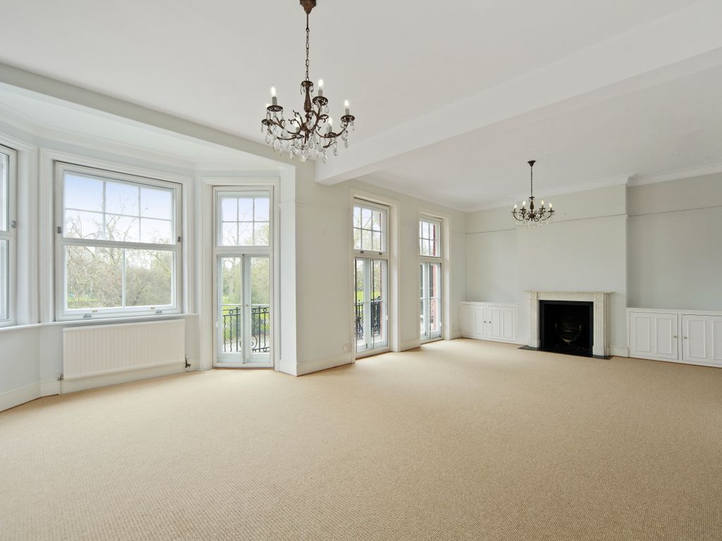 4 bed flat to rent in Prince Of Wales Drive, London SW11, £5,200 pcm