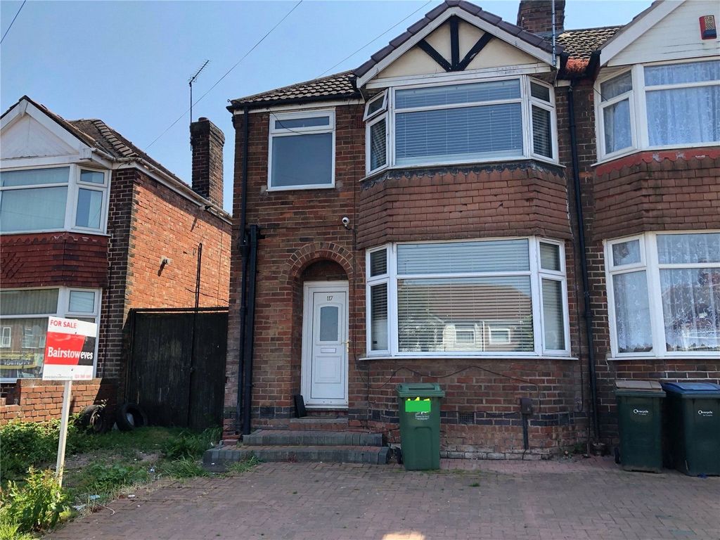 3 bed end terrace house for sale in Rotherham Road, Holbrooks, Coventry
