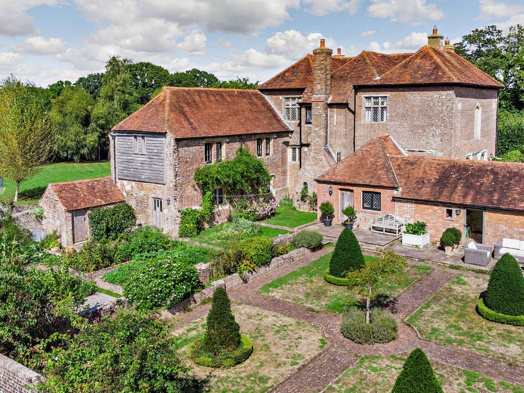 5 bed detached house for sale in Chiddingly Place, Chiddingly, Lewes