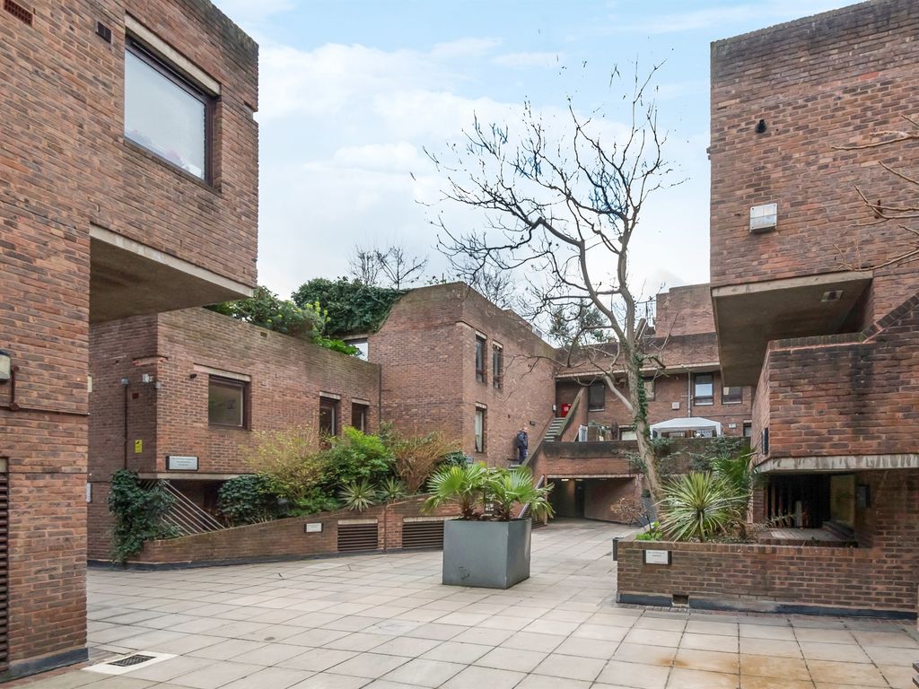 Odhams Walk, London WC2H  