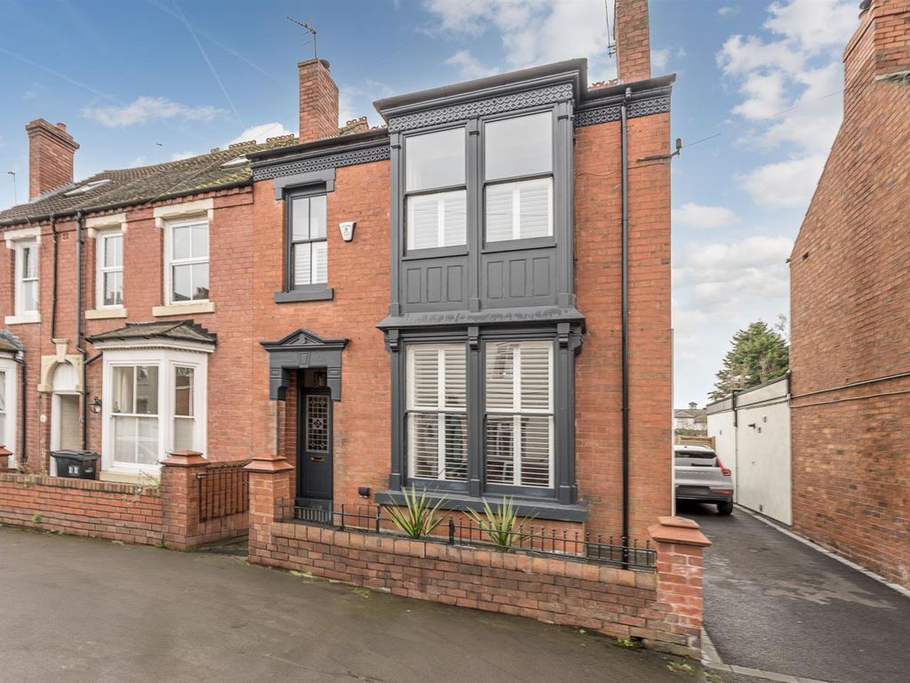 3 bed end terrace house for sale in Lawn Street, Stourbridge DY8, £525,000 Zoopla
