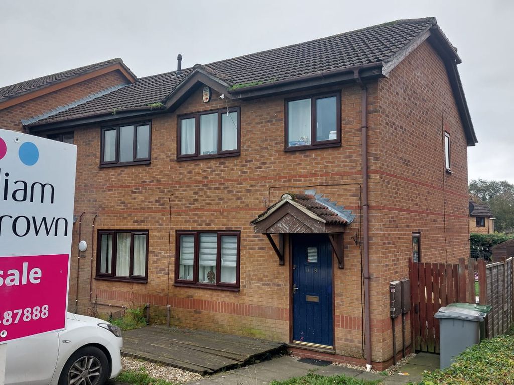 3 bed end terrace house for sale in Pimpernel Road, Horsford, Norwich