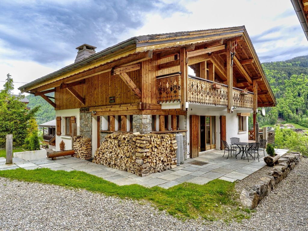 7 bed chalet for sale in Morzine, HauteSavoie, RhôneAlpes, France, £