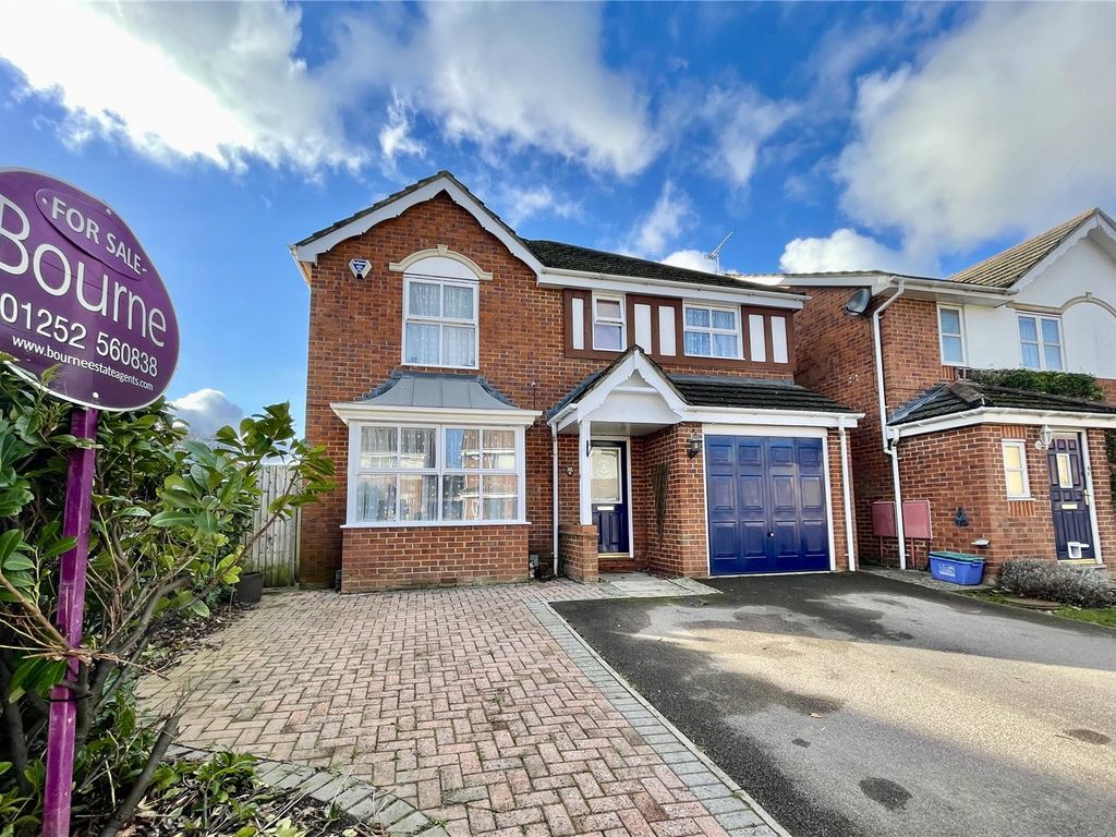 4 bed detached house for sale in Hawker Road, Ash Vale, Aldershot