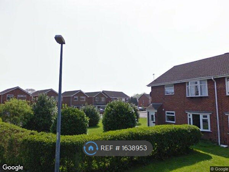 2 bed to rent in Ferndown Drive, Immingham DN40, £550 pcm