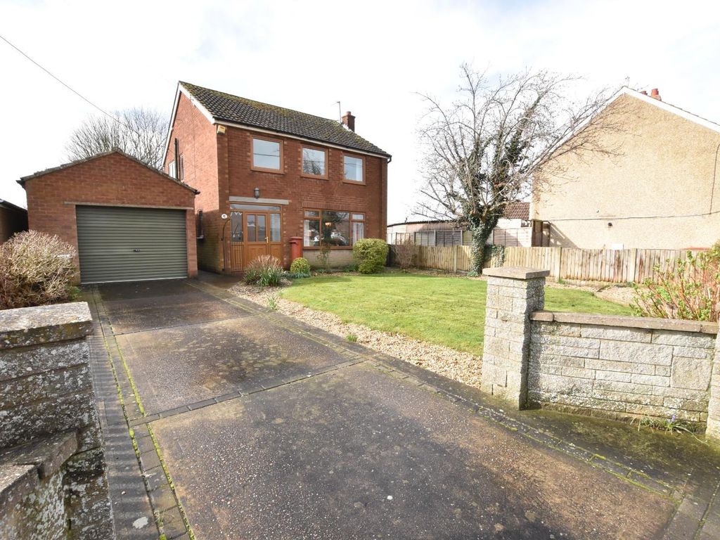 3 bed detached house for sale in Old Village Street, Gunness, Scunthorpe DN15, £200,000 Zoopla