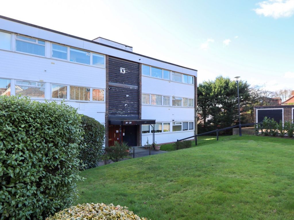 2 bed flat to rent in St. Winifreds Close, Chigwell IG7 Zoopla