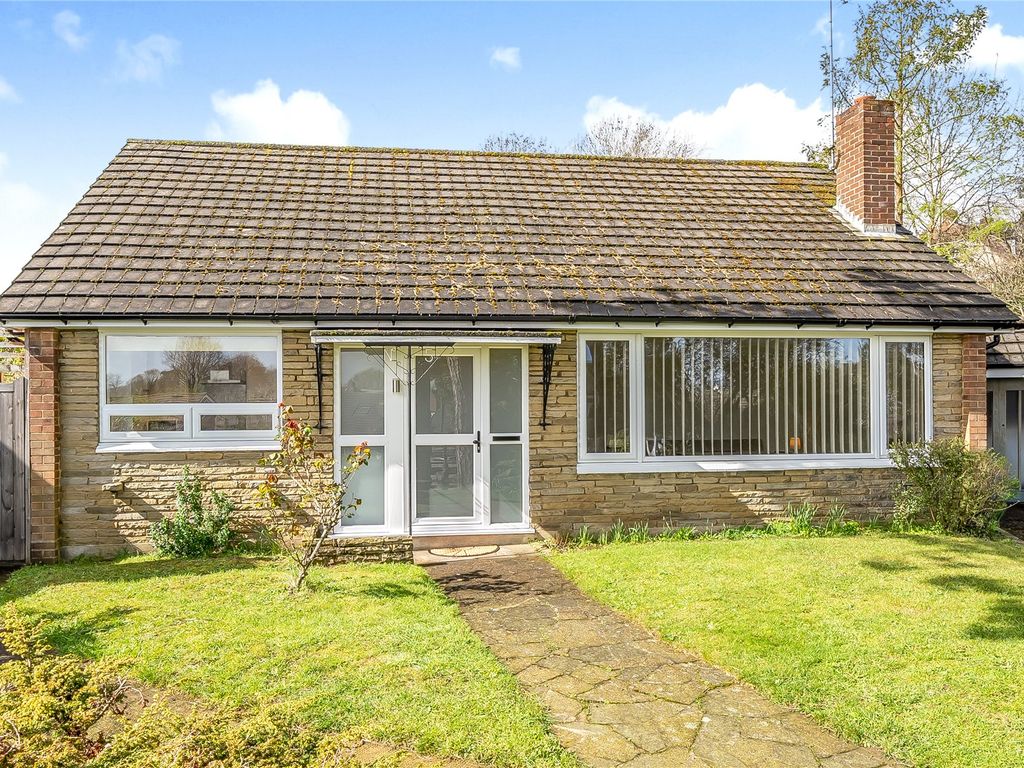 3 bed detached house for sale in Thorpe Close, Orpington BR6, £675,000