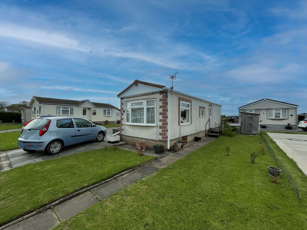 1 bed property for sale in Woodside Park, Lancashire FY6 Zoopla