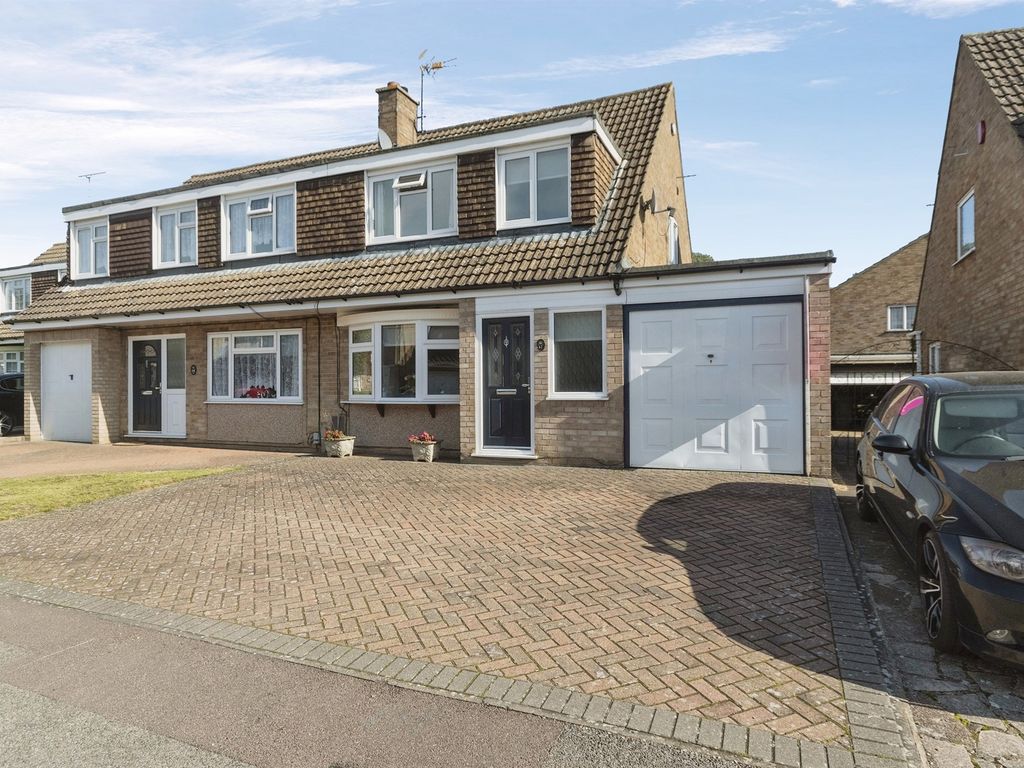 3 bed semidetached house for sale in Edgewood Drive, Luton LU2, £360,000 Zoopla