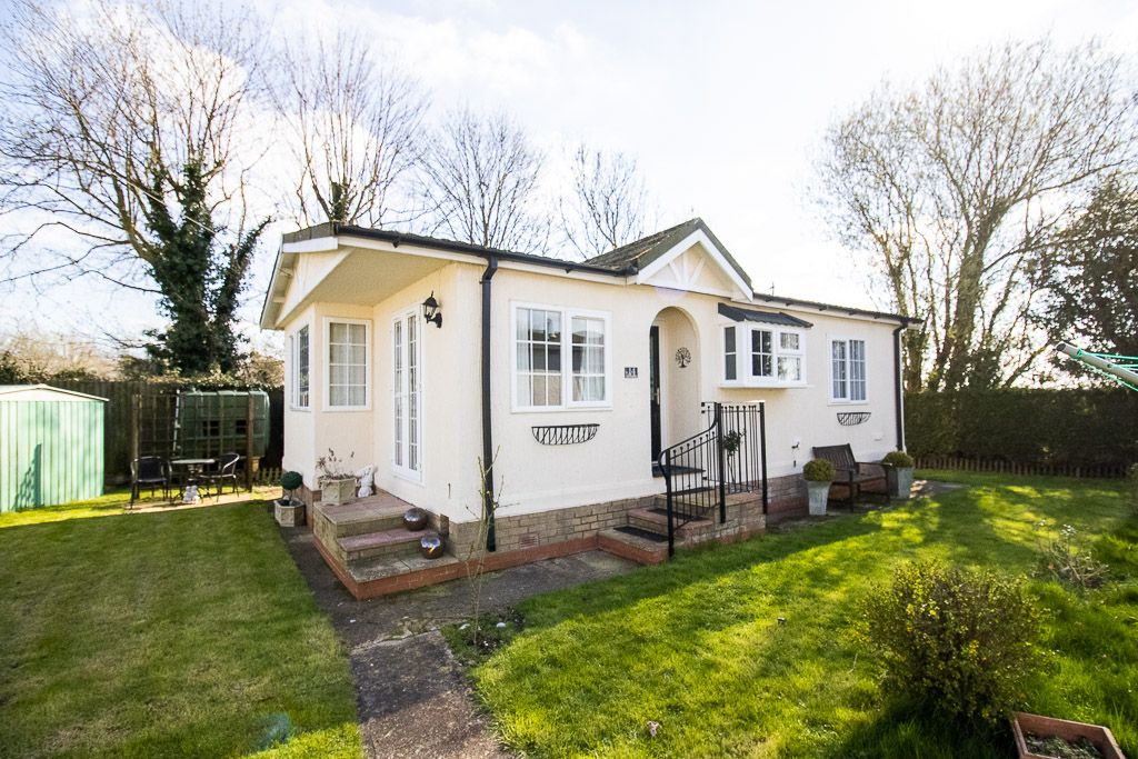 2 bed mobile/park home for sale in Ramsey Road, Warboys, Huntingdon