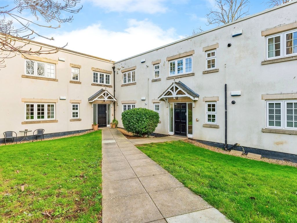 2 bed flat for sale in Church Street, Wellingborough NN8, £120,000 Zoopla