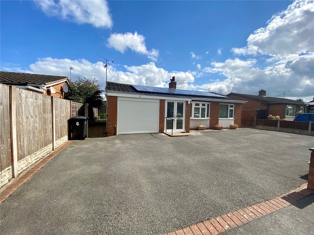 3 bed bungalow for sale in Ffordd Celyn, Sychdyn, Mold, Flintshire CH7