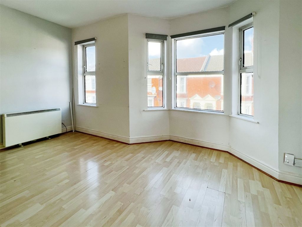 1 bed flat to rent in Cedar Road, Northampton, Northamptonshire NN1, £750 pcm Zoopla