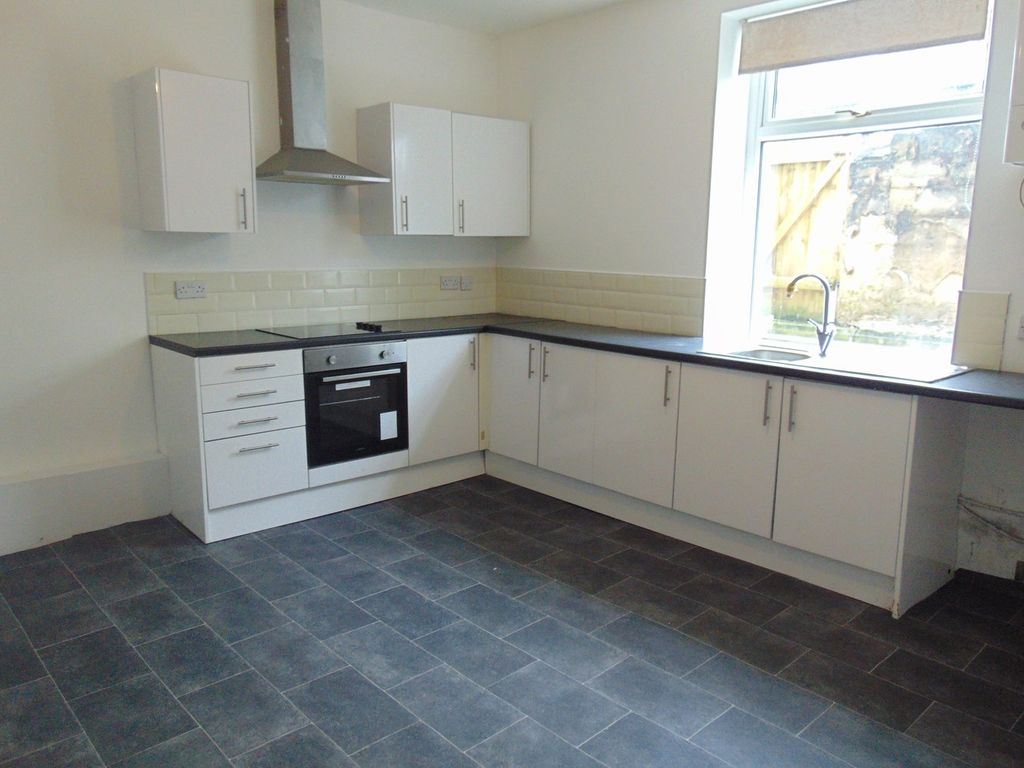 3 bed terraced house to rent in Herbert Street, Burnley BB11, £595 pcm