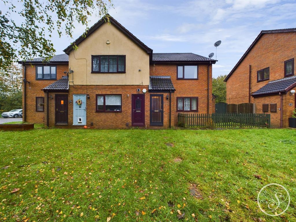 2 bed flat for sale in Farm Hill Road, Morley, Leeds LS27, £140,000 Zoopla