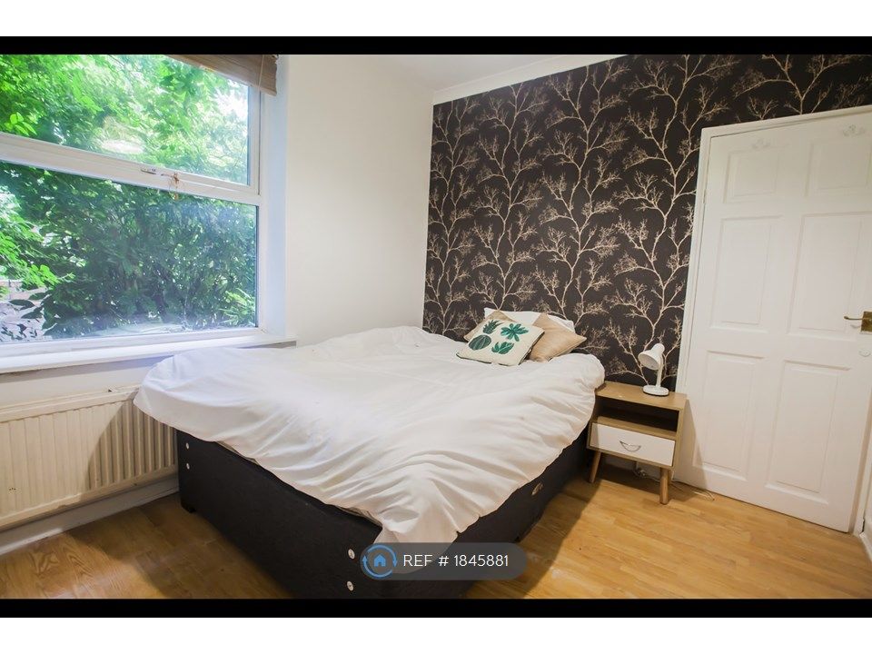 Room to rent in Sawley Road, London W12, £1,200 pcm Zoopla