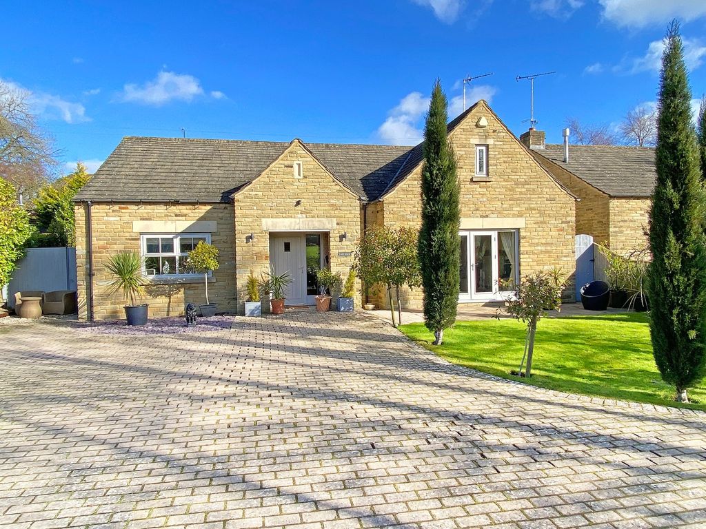 4 bed detached house for sale in Town Street, Shaw Mills, Harrogate HG3