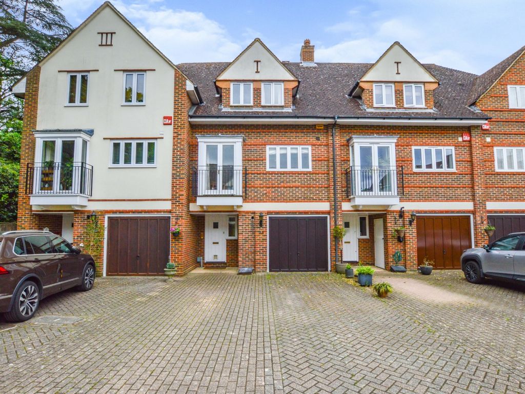 3 bed town house for sale in St. Nicholas Crescent, Pyrford, Woking