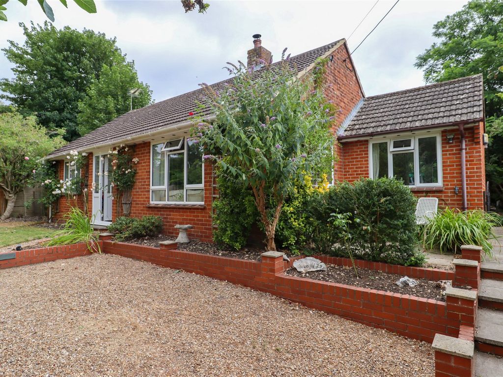 2 bed bungalow for sale in Stenbury Drive, Preston Candover