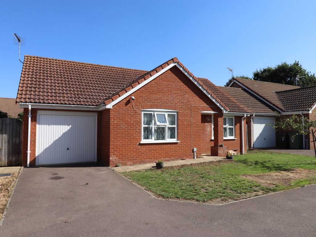 2 bed bungalow for sale in Foal Lane, Downham Market PE38, £315,000