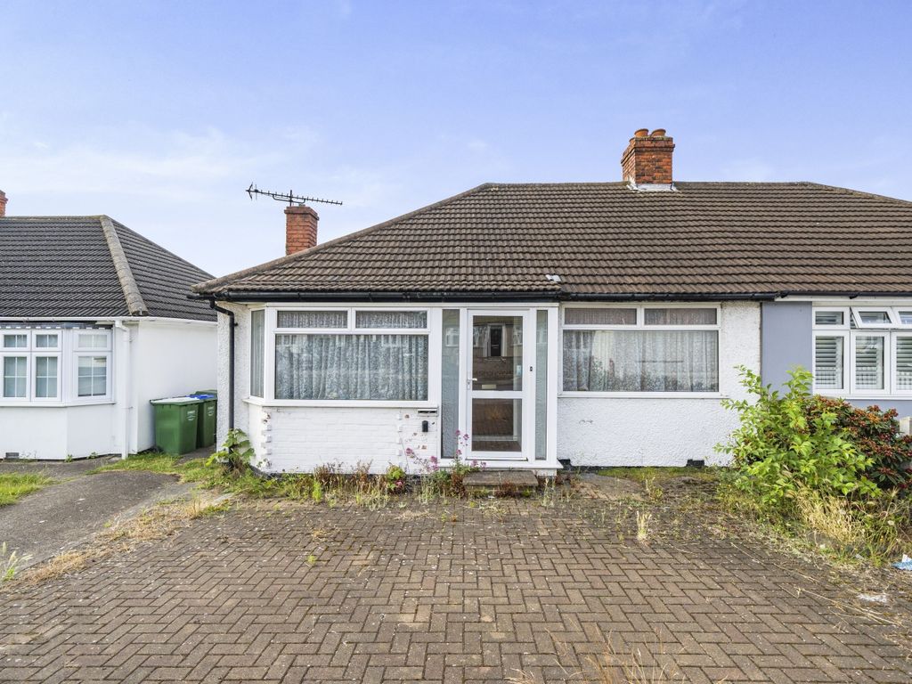 2 bed bungalow for sale in Abbotts Walk, Bexleyheath DA7, £425,000 Zoopla