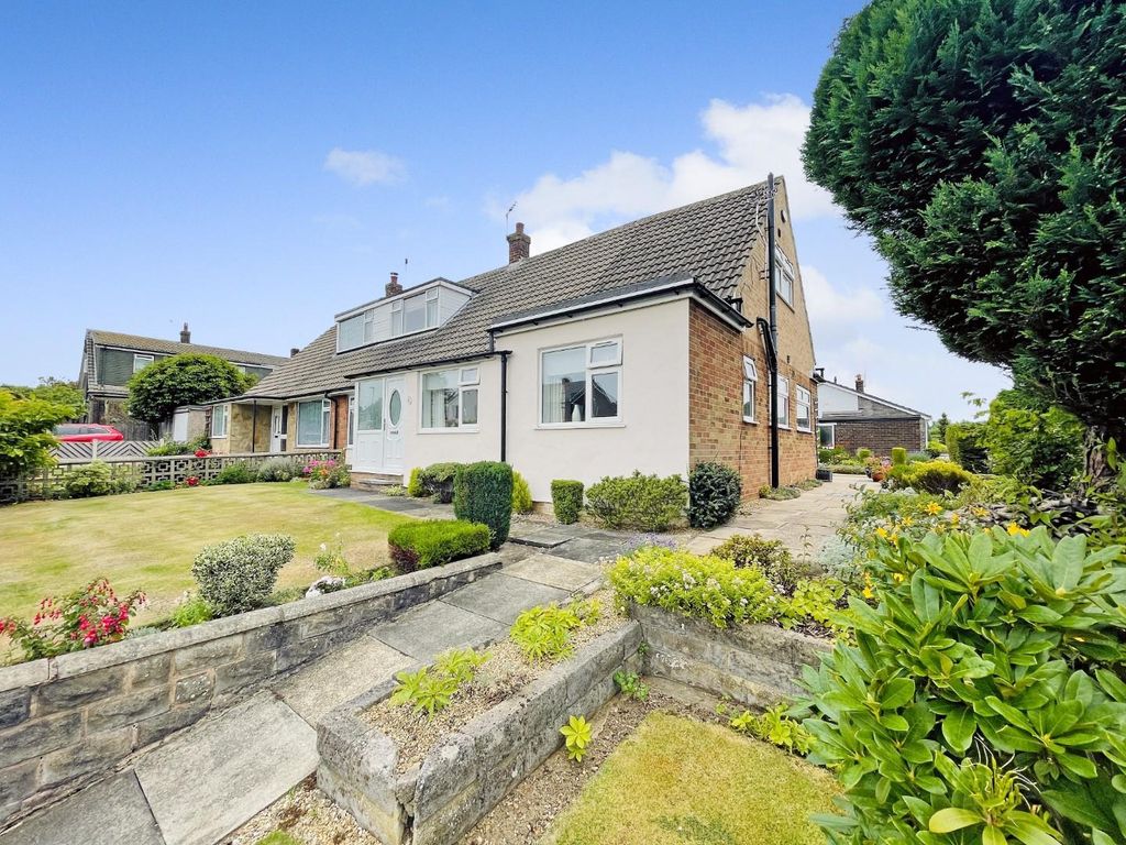 3 bed semidetached bungalow for sale in Wharfedale Crescent, Garforth