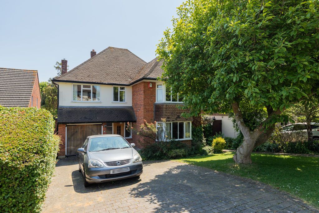 4 bed detached house for sale in Albion Park, Loughton, Essex IG10 Zoopla