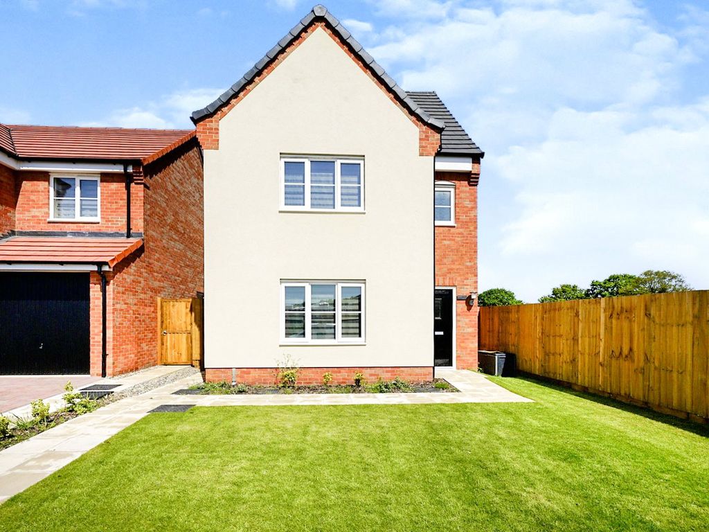 4 bed detached house for sale in Bellamy Drive, Bradwell, Great Yarmouth, Norfolk NR31 Zoopla