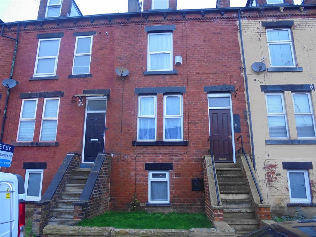 4 bed terraced house to rent in Salisbury Grove, Armley, Leeds LS12, £