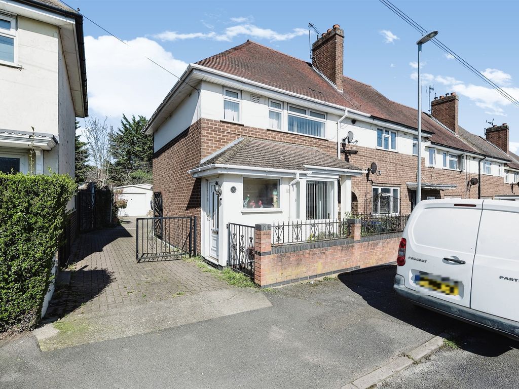 3 bed end terrace house for sale in West Ridge, Kingsthorpe