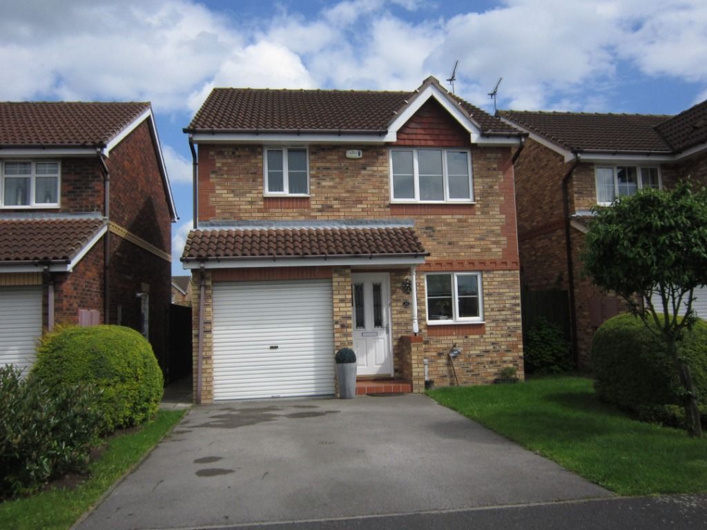 3 bed detached house to rent in Roundhill Court, Lakeside, Doncaster