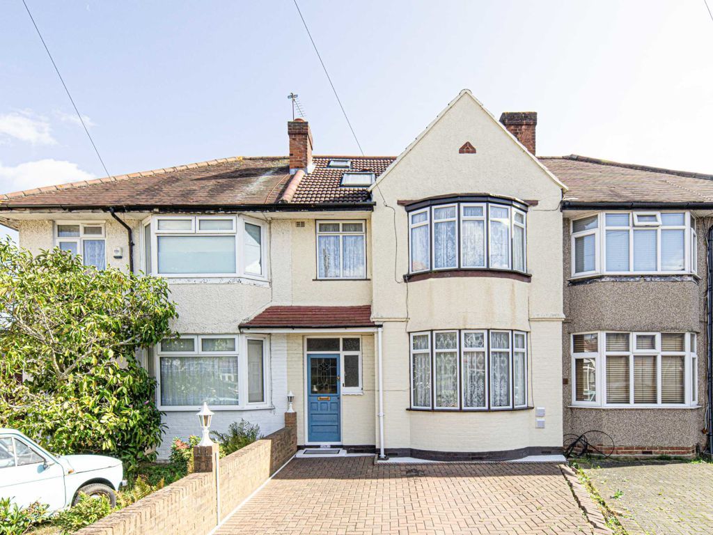 4 bed property for sale in Southland Way, Hounslow TW3, £639,950 Zoopla