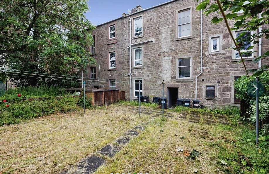 2 bed flat to rent in Seagate, Dundee DD1, £900 pcm Zoopla