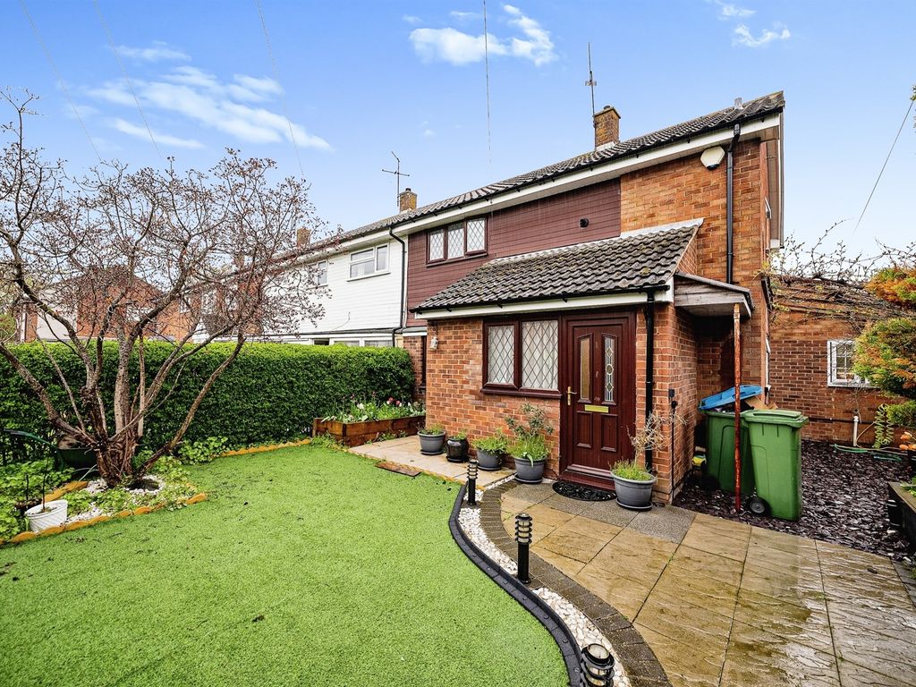 3 bed end terrace house for sale in Kinson Green, Aylesbury HP20 Zoopla