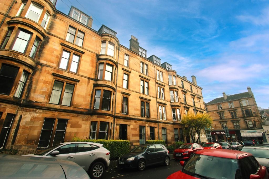2 bed flat to rent in Ruthven Street, Hillhead, Glasgow G12, £1,200 pcm