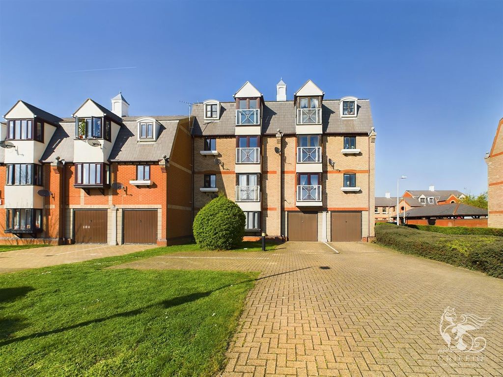 2 bed property for sale in Chalk Court, Jetty Walk, Grays RM17 Zoopla