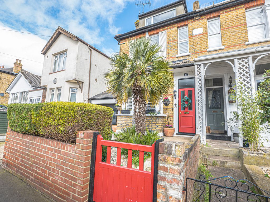 3 bed semidetached house for sale in Queens Road, LeighOnSea SS9, £