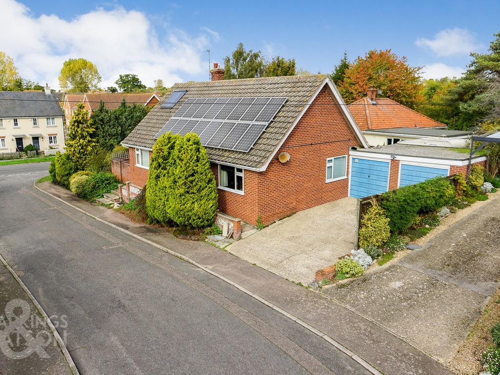 4 bed property for sale in Redenhall Road, Redenhall, Harleston IP20